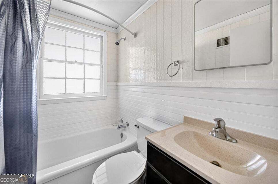 825 Maple Street Property Photo 23