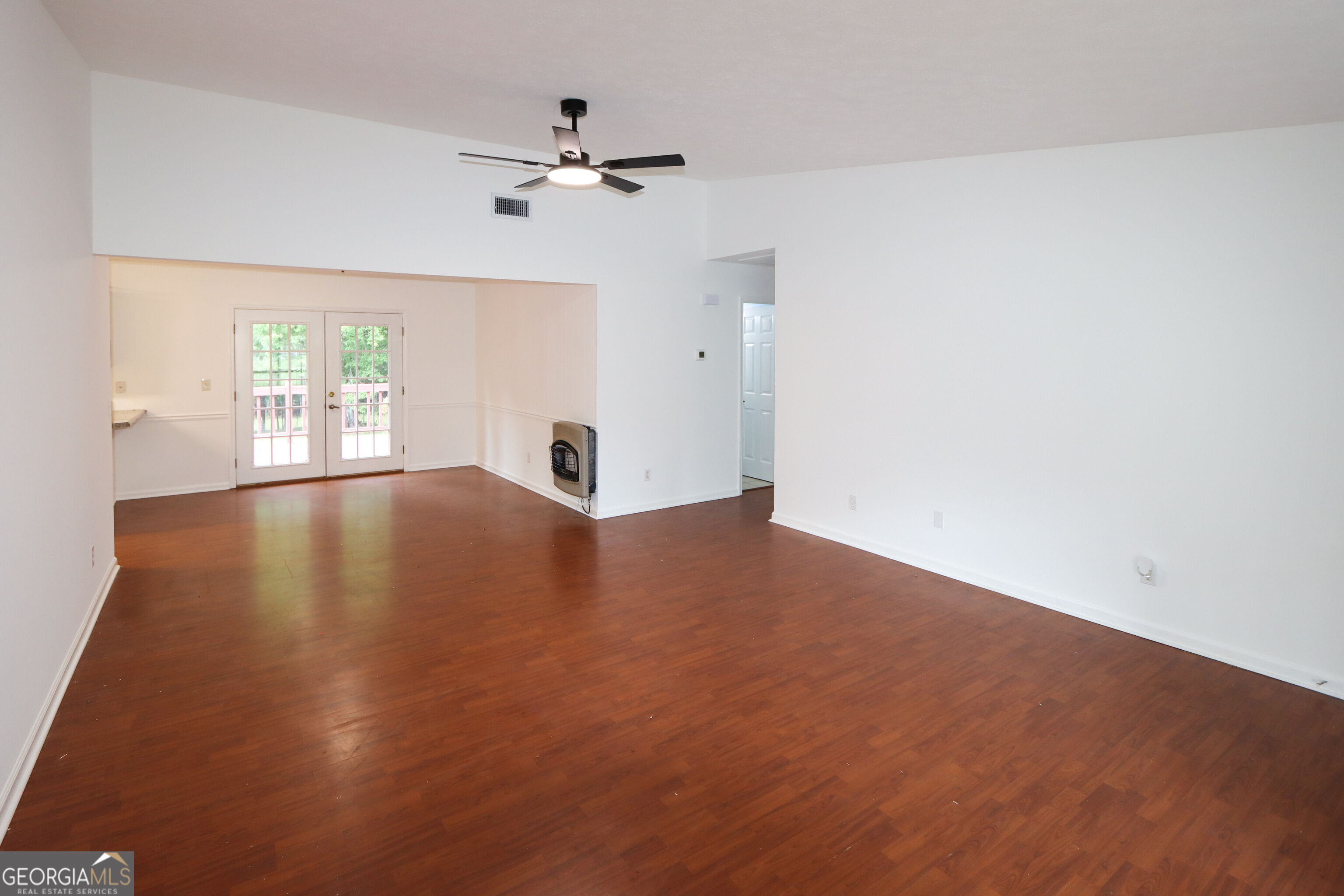 28 Frances Drive Nw Property Photo 3