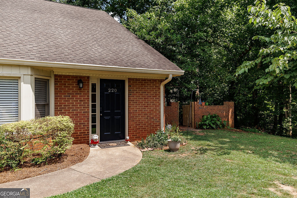 220 Eaglewood Court Property Photo 1