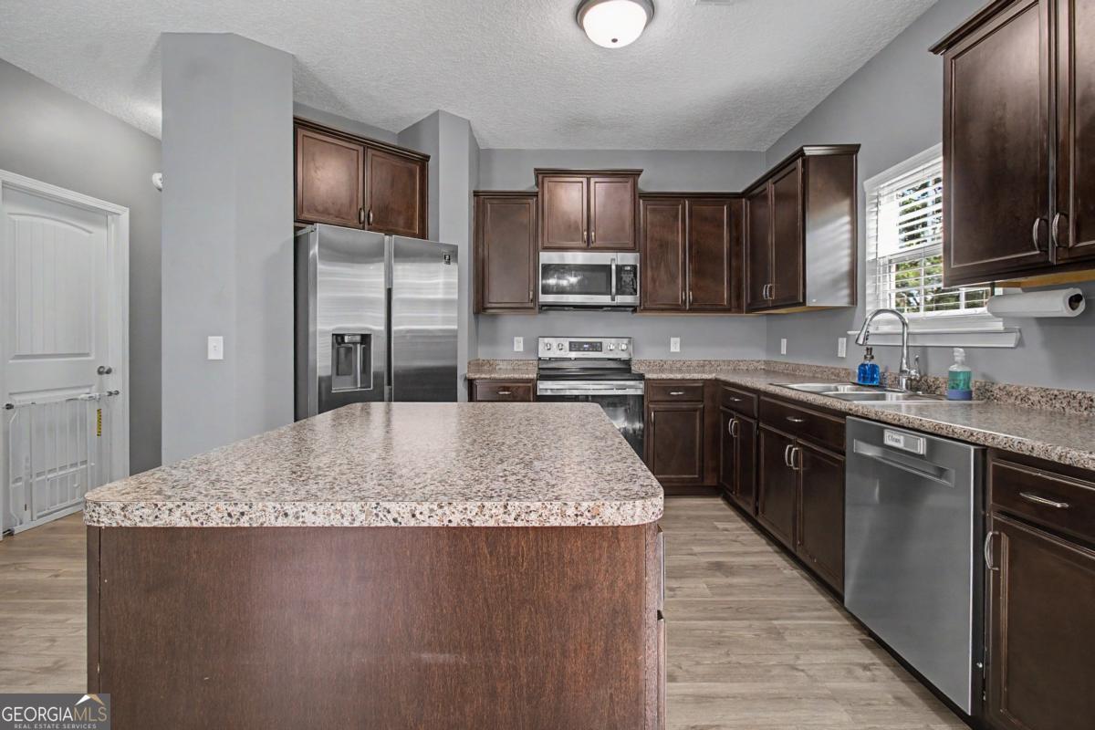 96 Griffin Road Property Photo 3