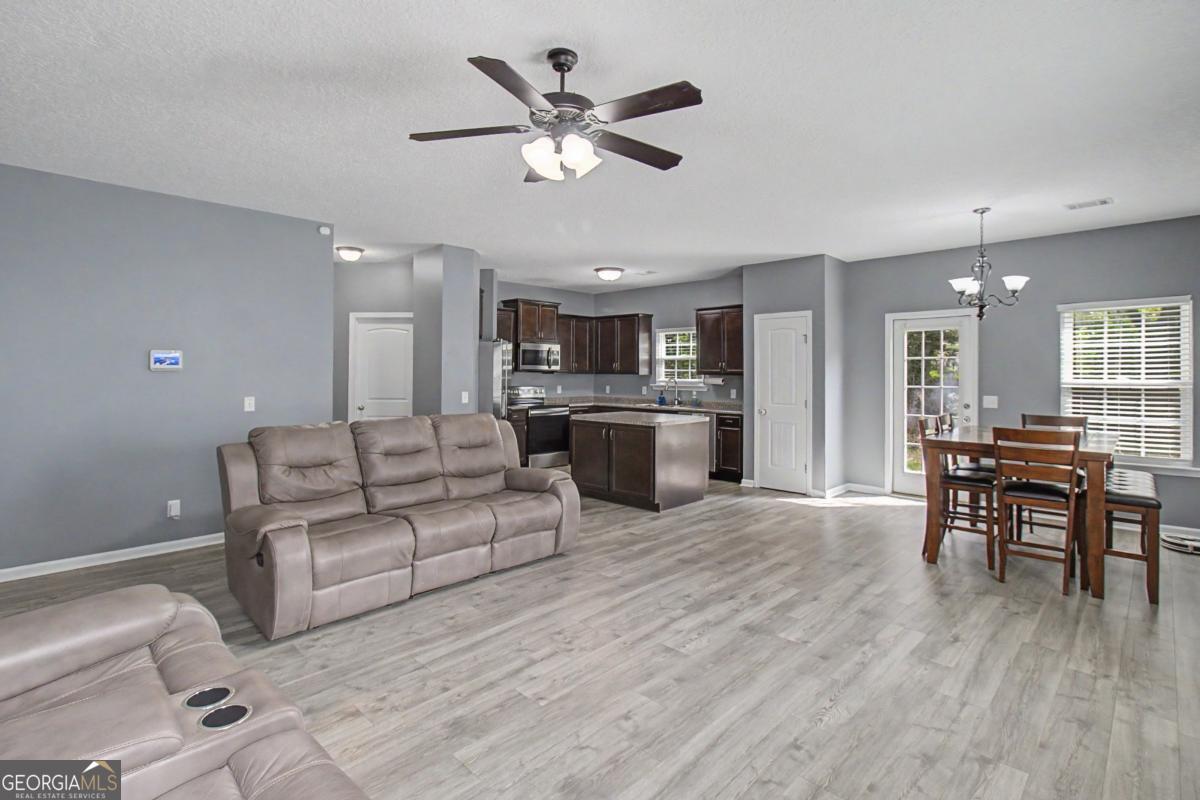96 Griffin Road Property Photo 8