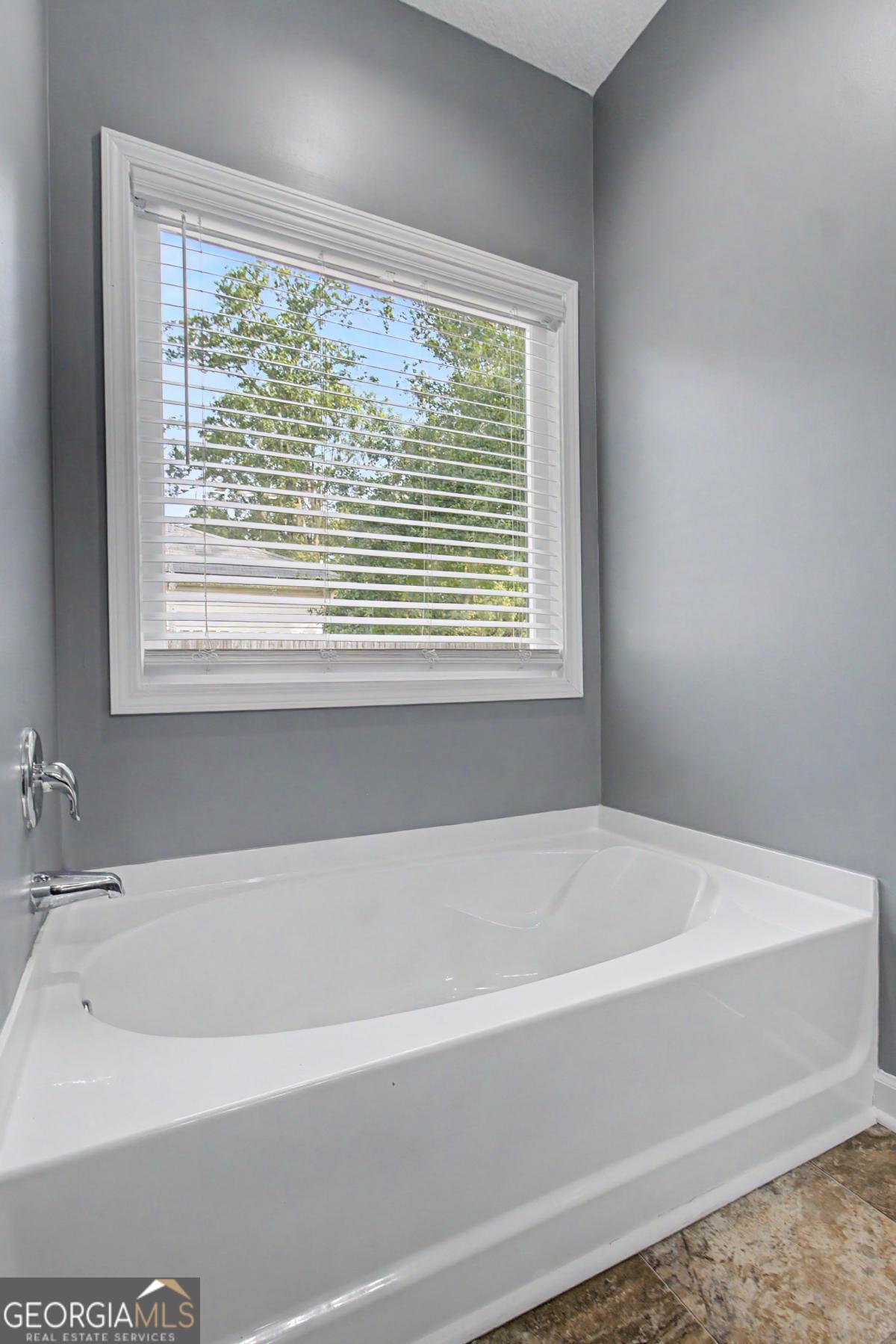 96 Griffin Road Property Photo 23