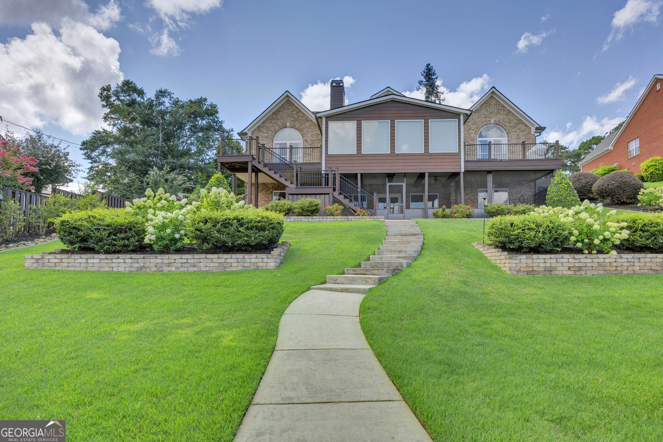 921 Yancey Road Property Photo 1