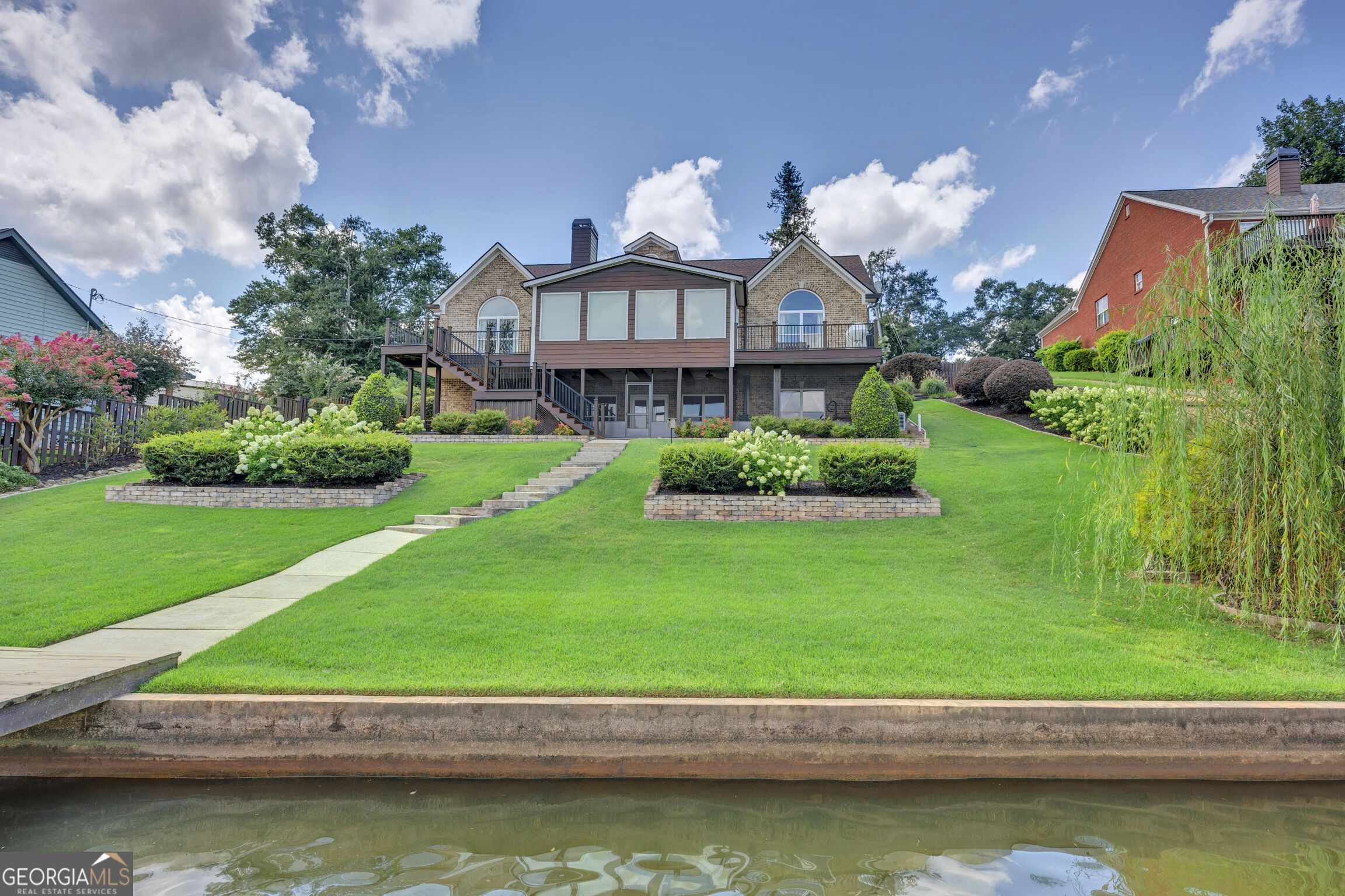 921 Yancey Road Property Photo 3