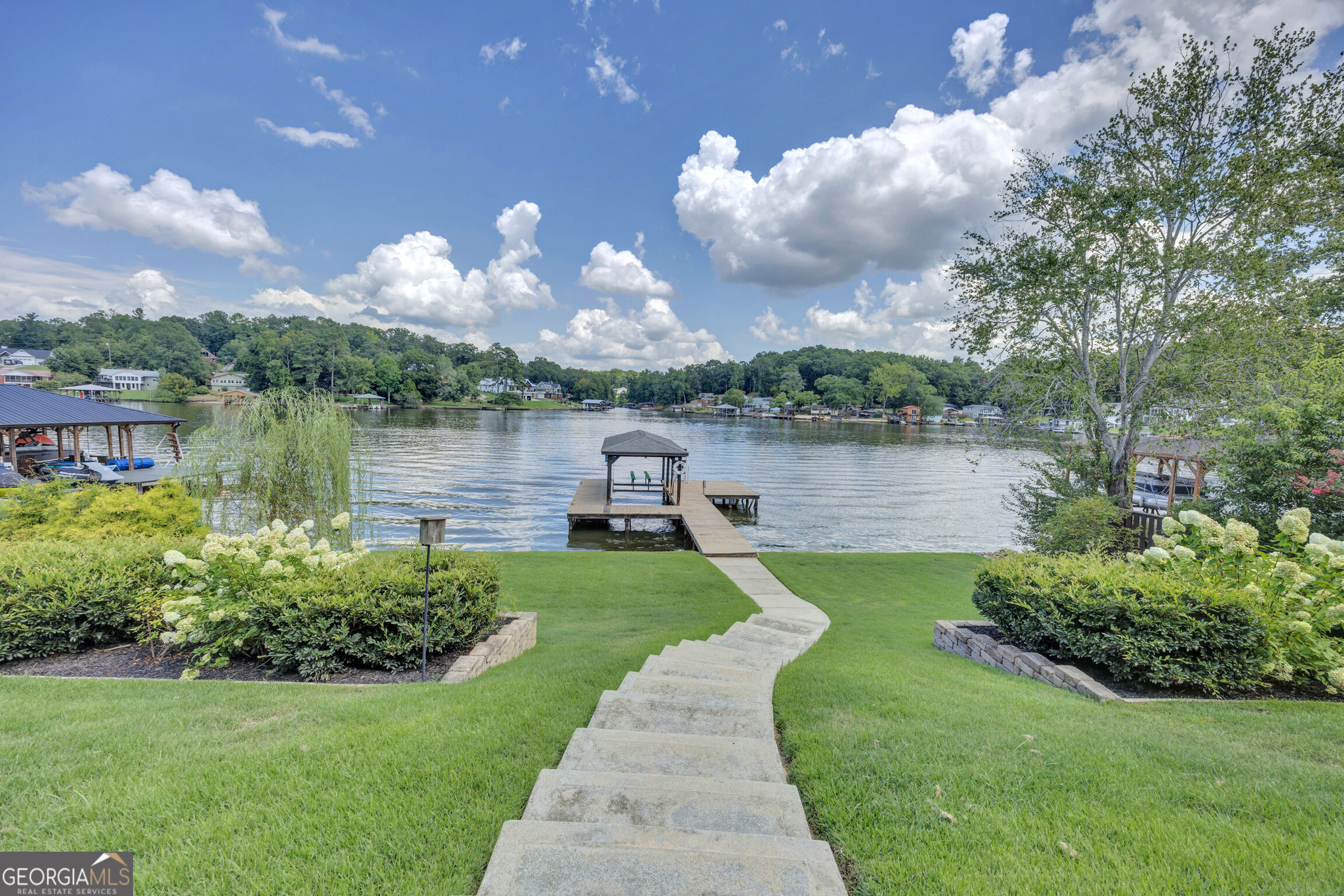 921 Yancey Road Property Photo 4