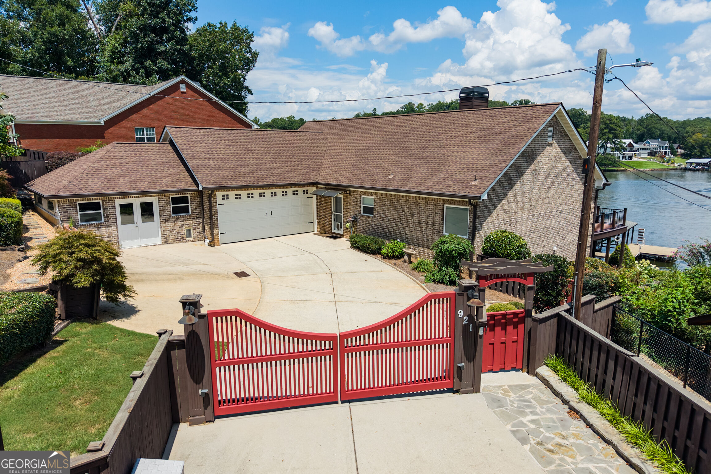 921 Yancey Road Property Photo 11