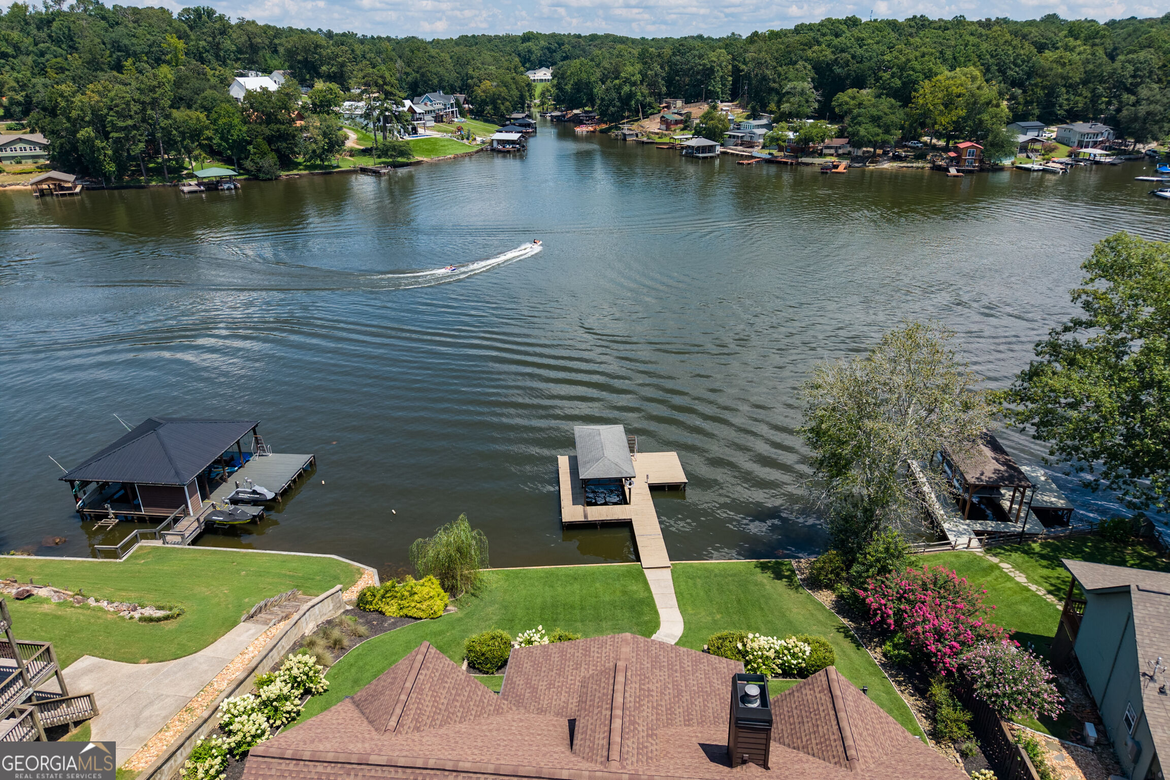 921 Yancey Road Property Photo 15