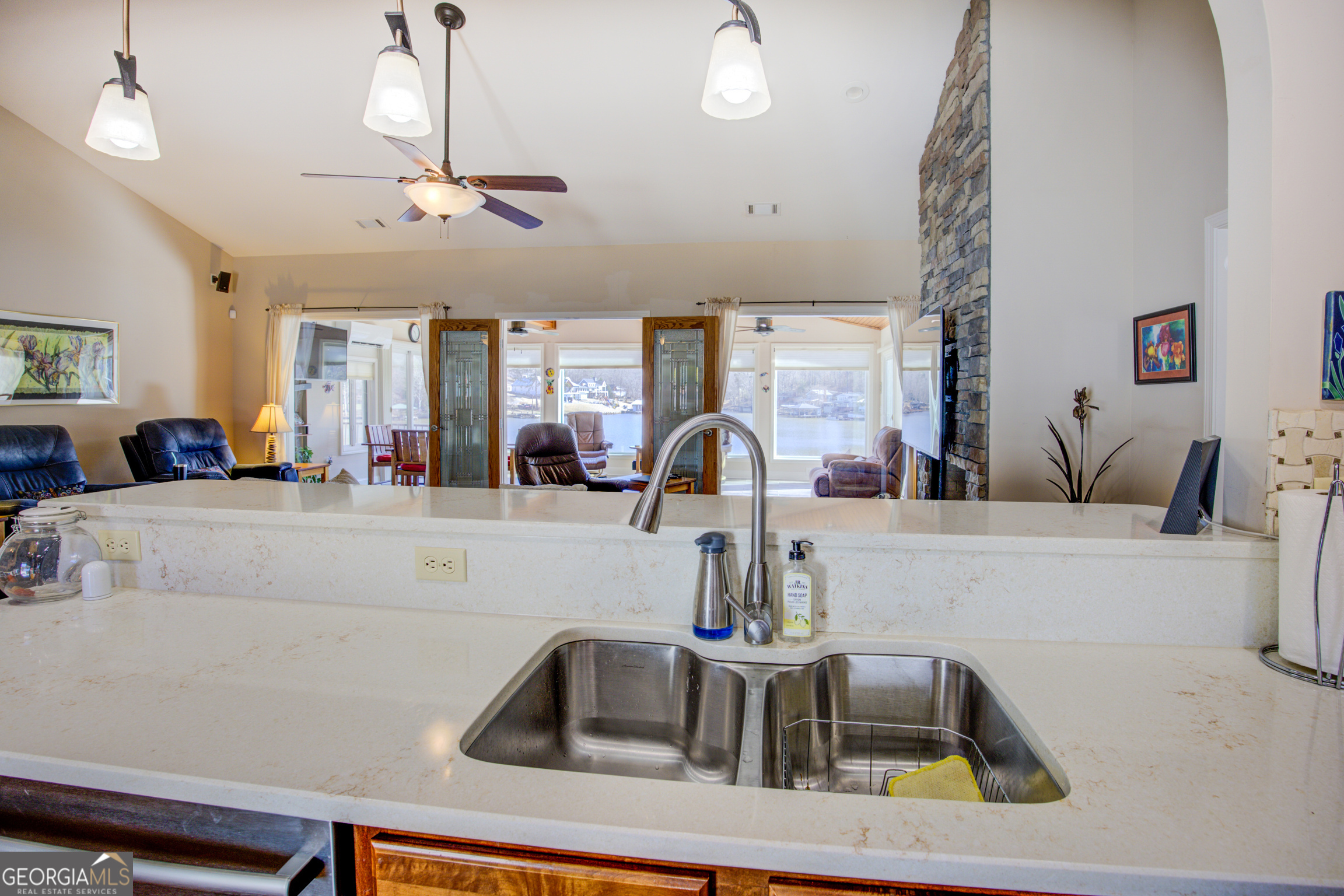 921 Yancey Road Property Photo 19