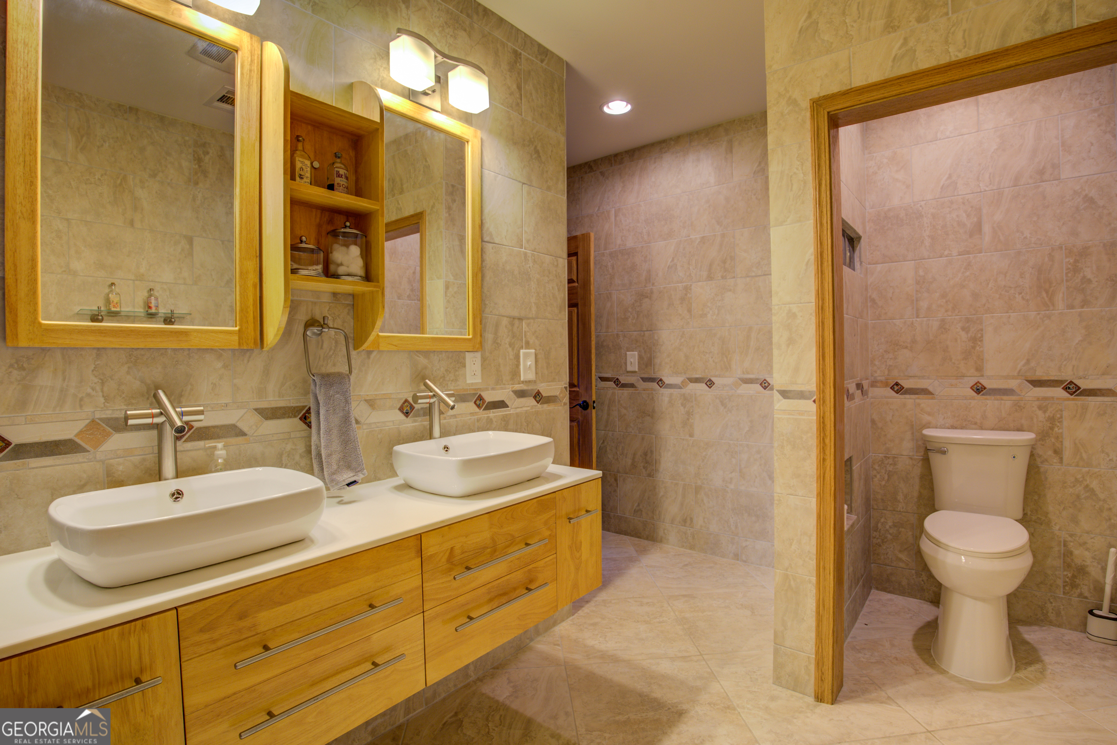 921 Yancey Road Property Photo 67