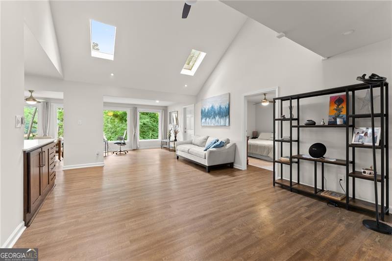 3430 Lake Shore Drive Property Photo 11