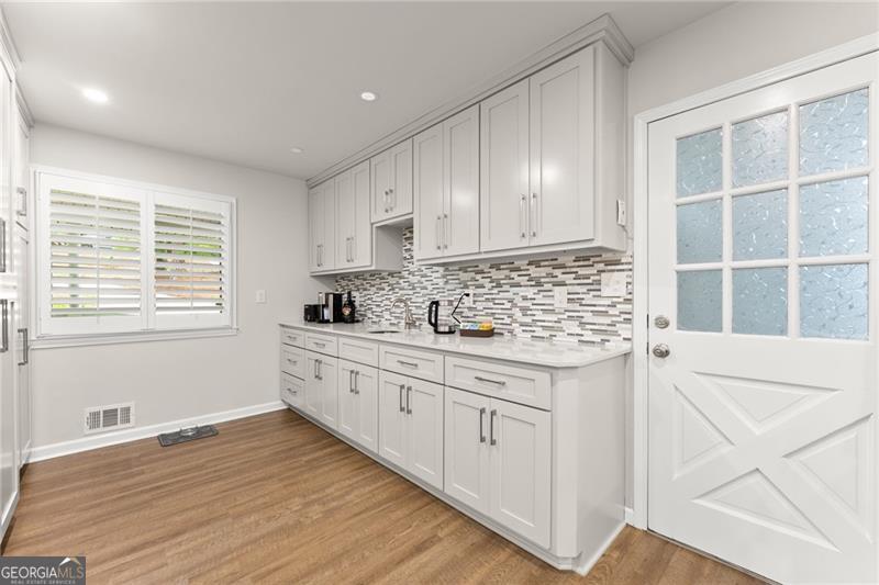 3430 Lake Shore Drive Property Photo 17
