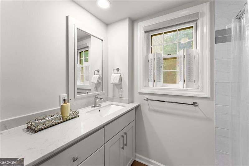 3430 Lake Shore Drive Property Photo 44