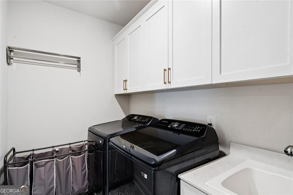 4566 Molder Drive Property Photo 23