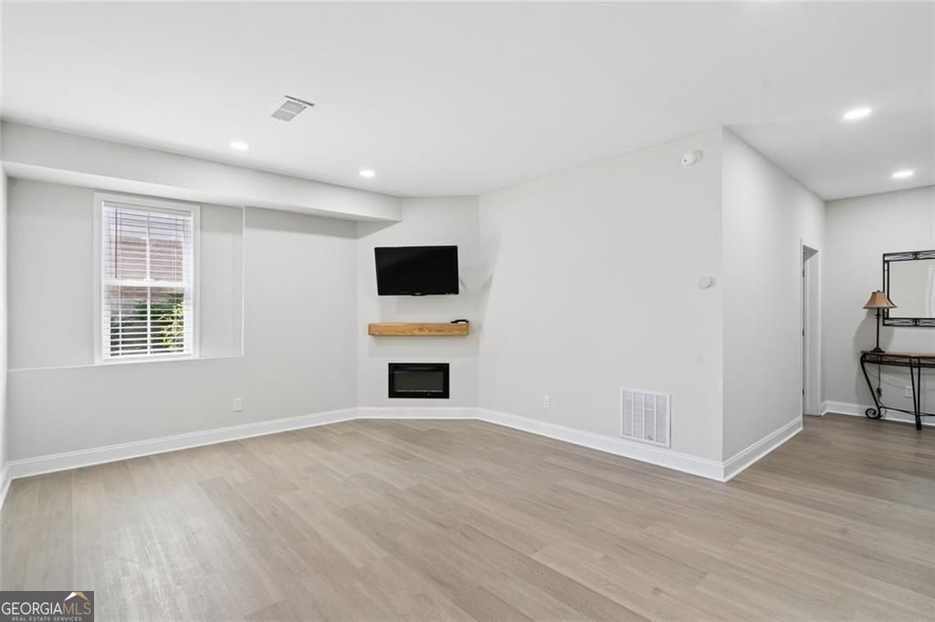 4566 Molder Drive Property Photo 39