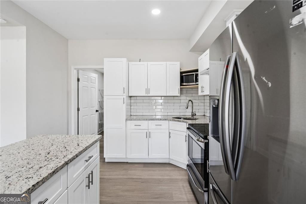 4566 Molder Drive Property Photo 45