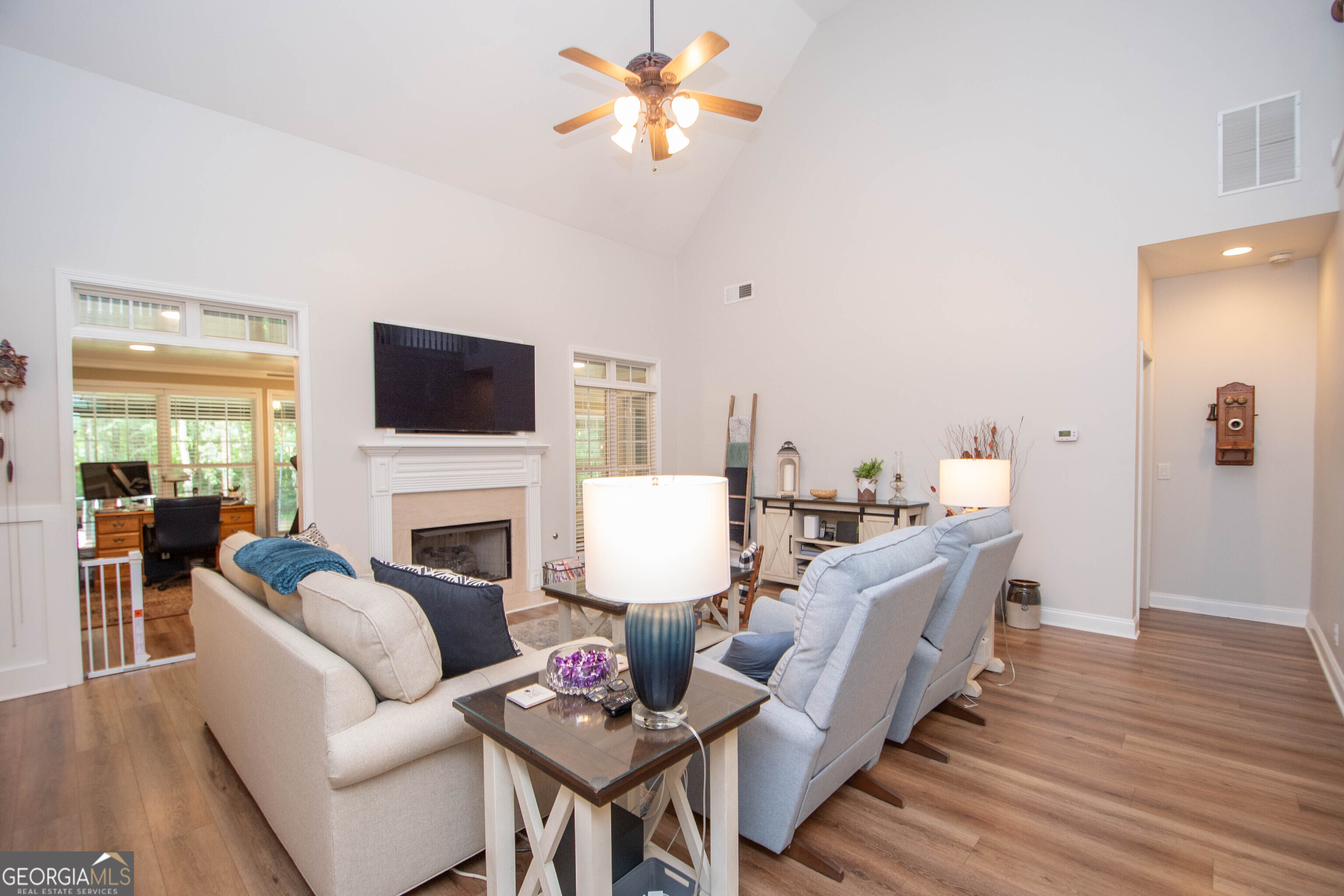 140 Blue Heron Boulevard Property Photo 8