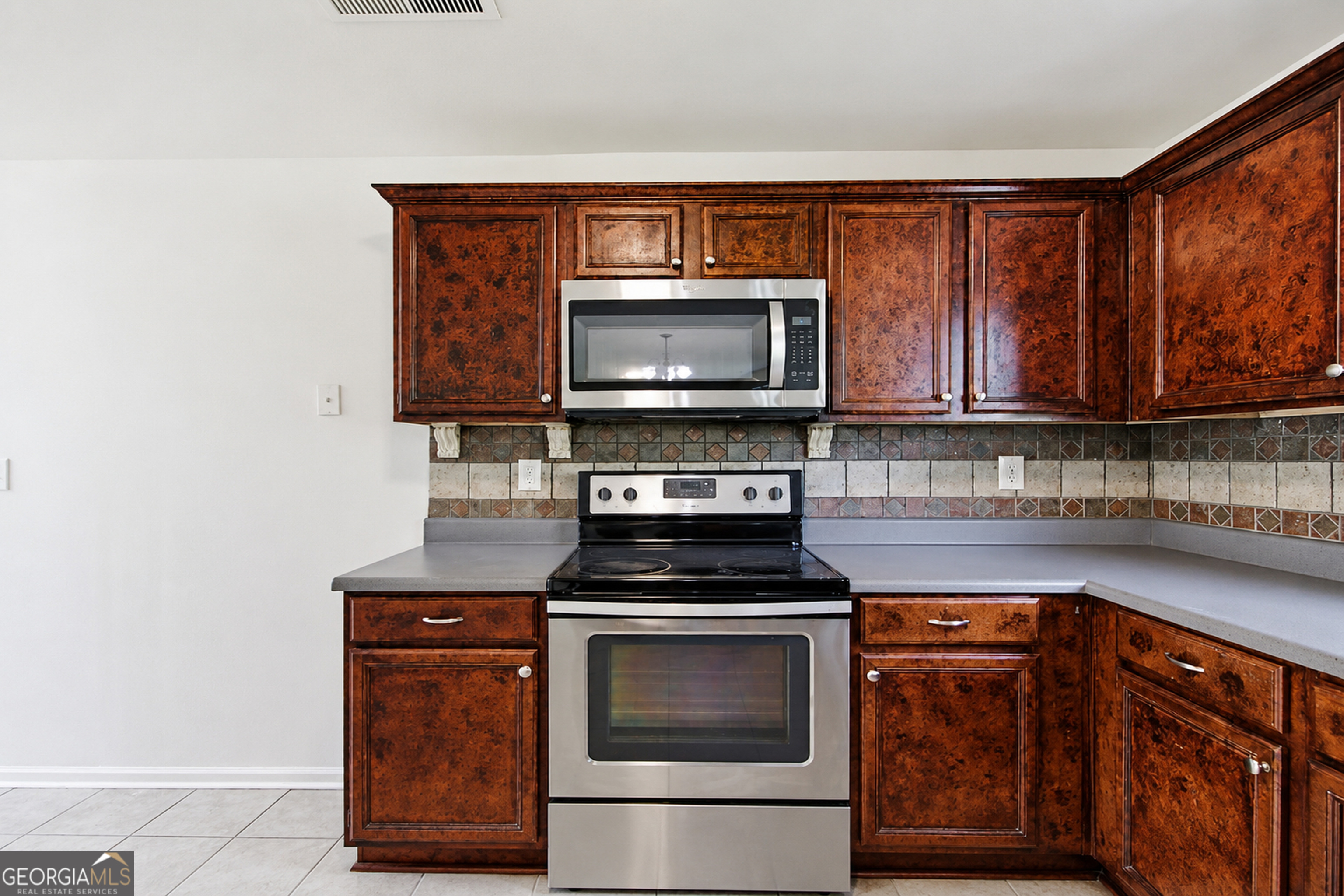 225 Avonlea Drive Property Photo 10