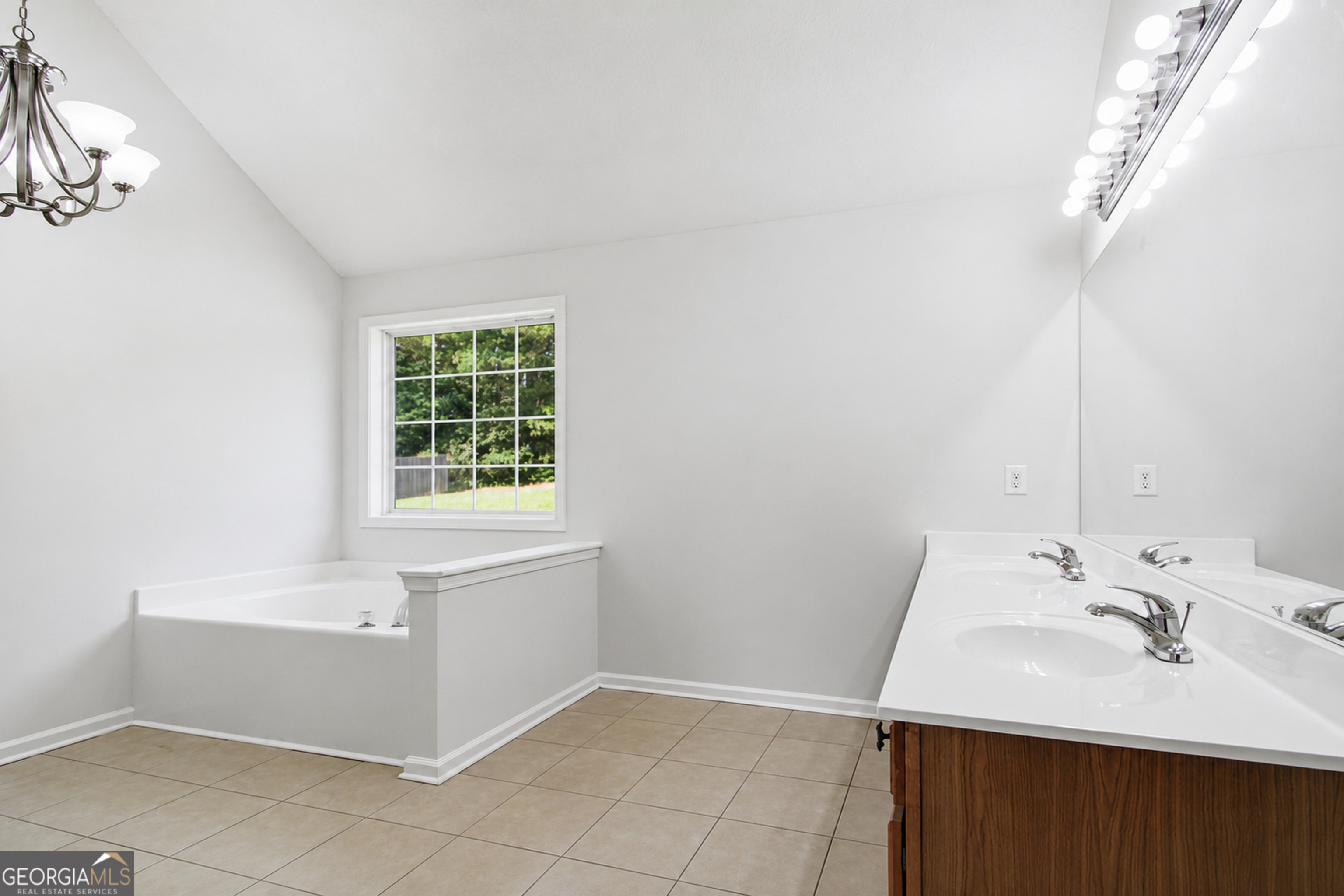 225 Avonlea Drive Property Photo 29