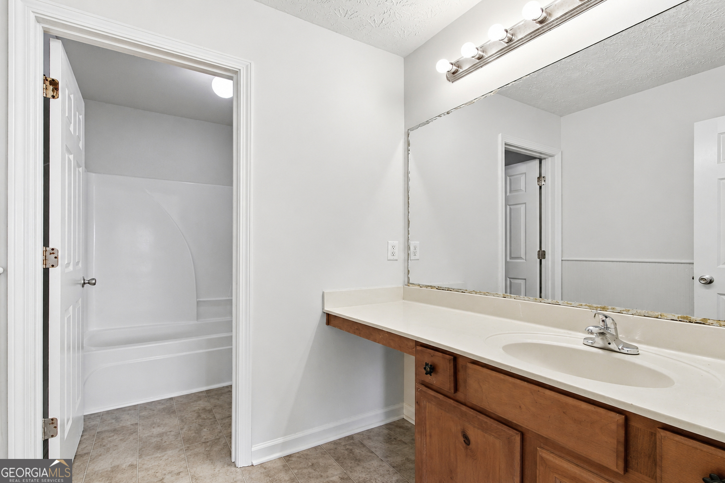 225 Avonlea Drive Property Photo 32