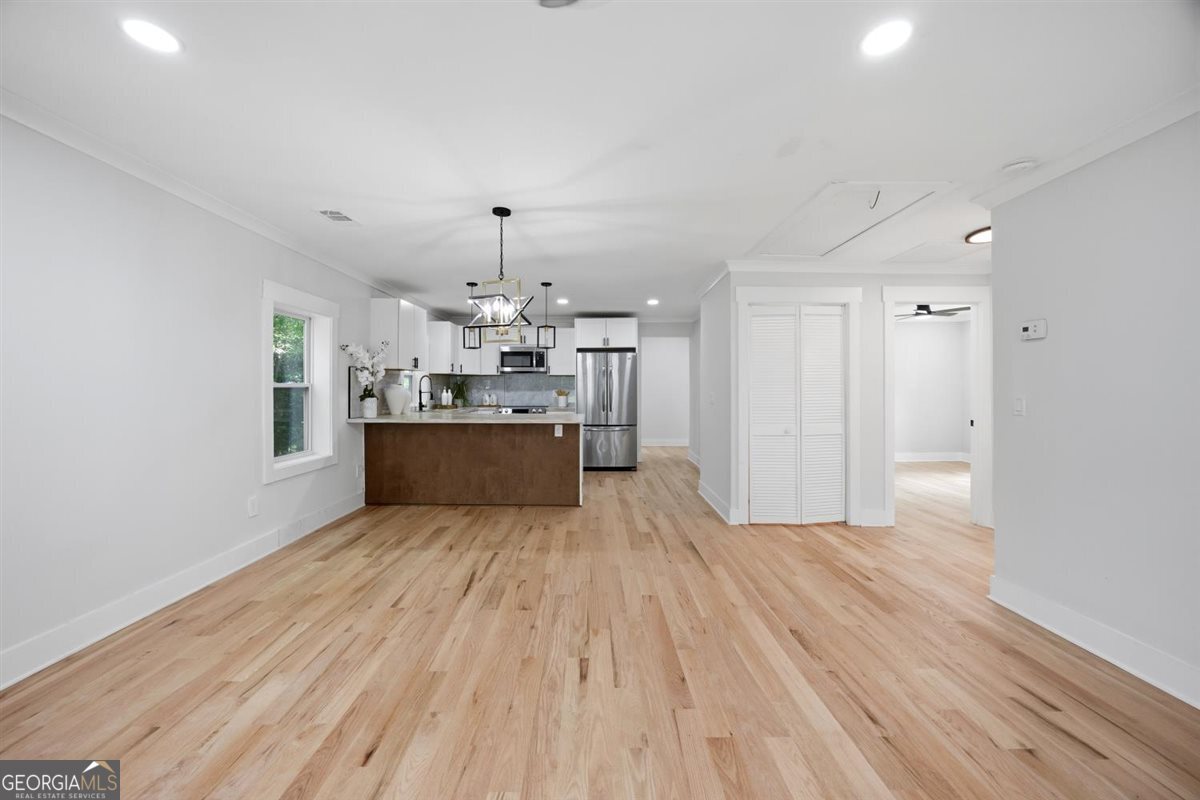 3051 Oakdale Avenue Property Photo 2