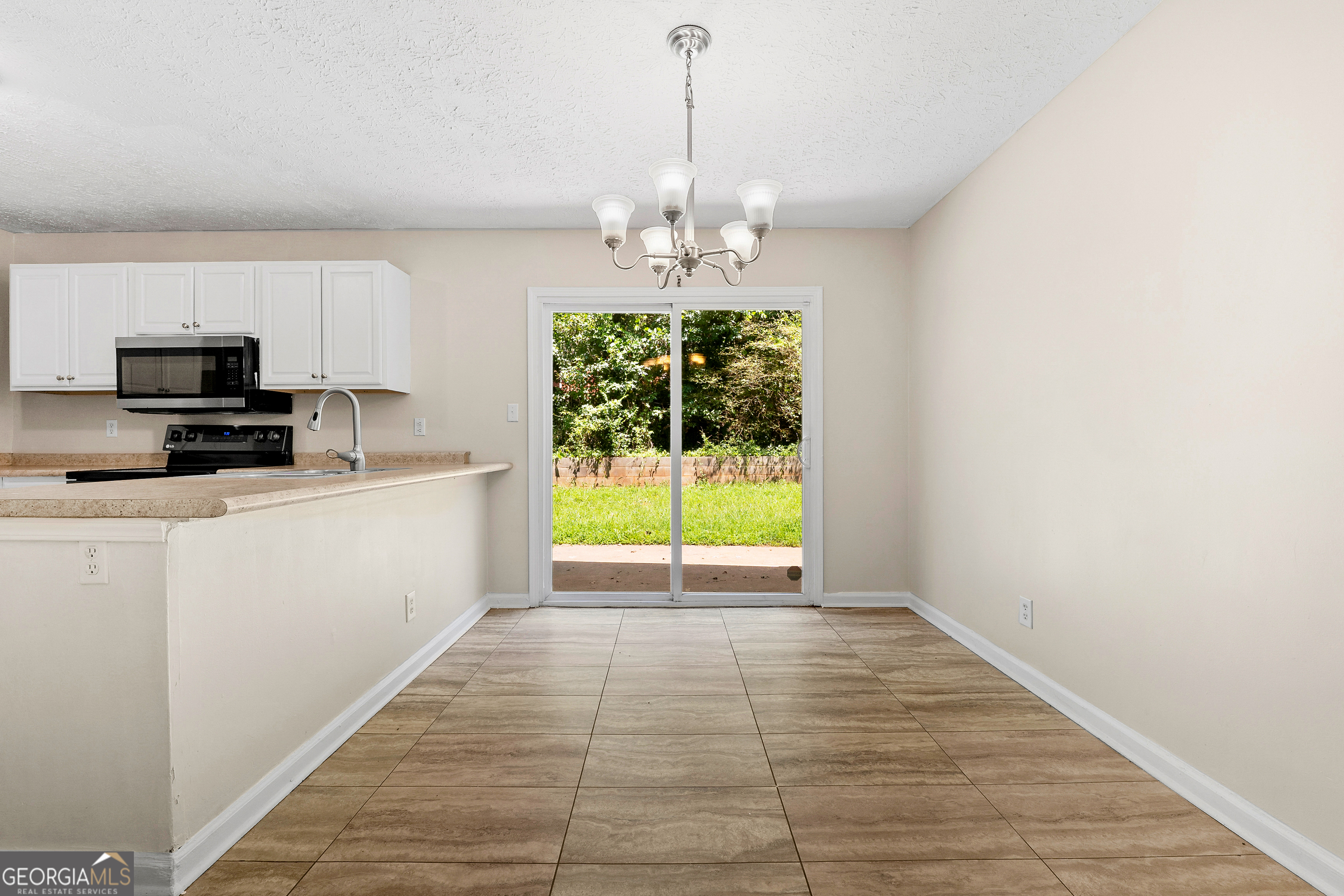220 Splitwood Lane Property Photo 11