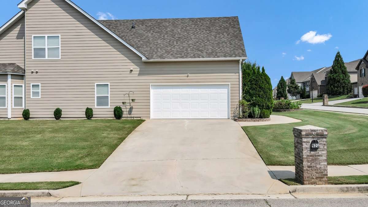 920 Southfork Drive Property Photo 5