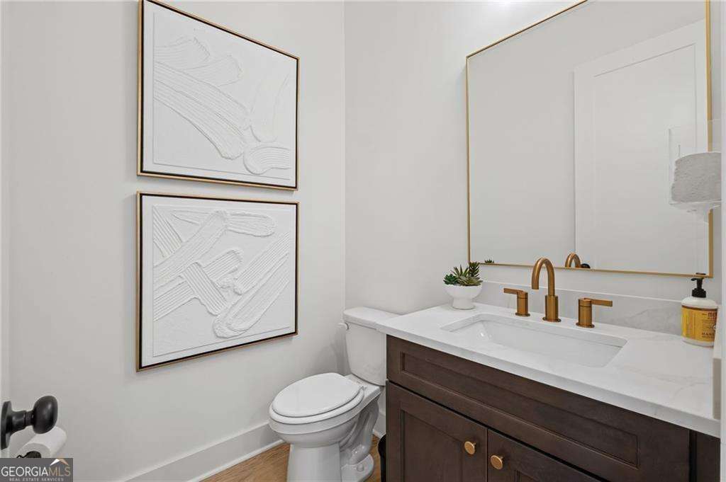 3470 Commander Cove Property Photo 17