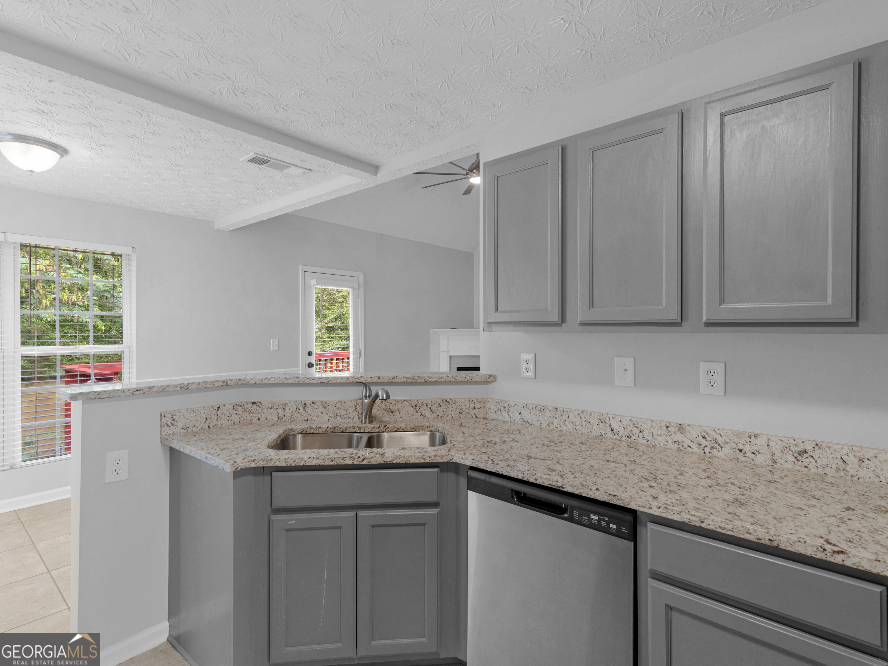 114 Madison Avenue Property Photo 11
