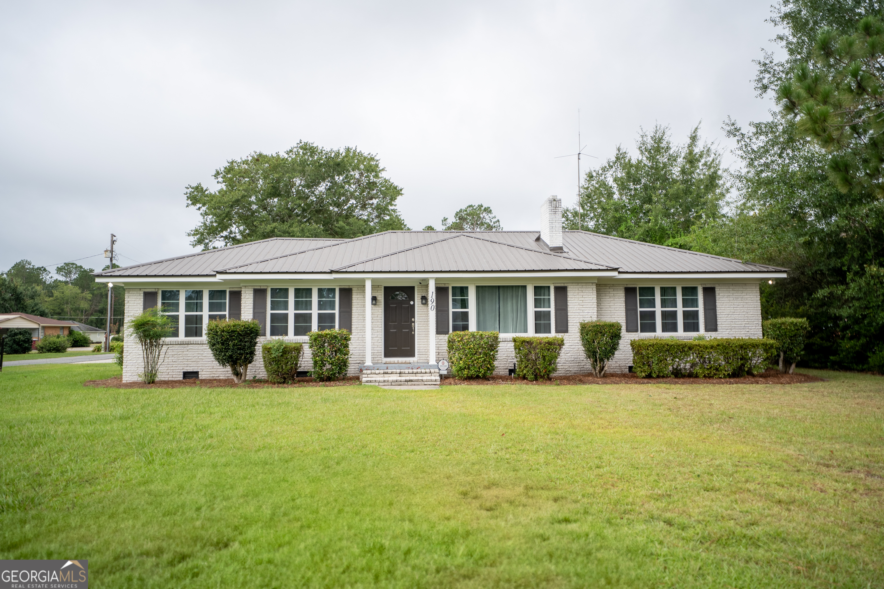 190 Plier Street Property Photo 1