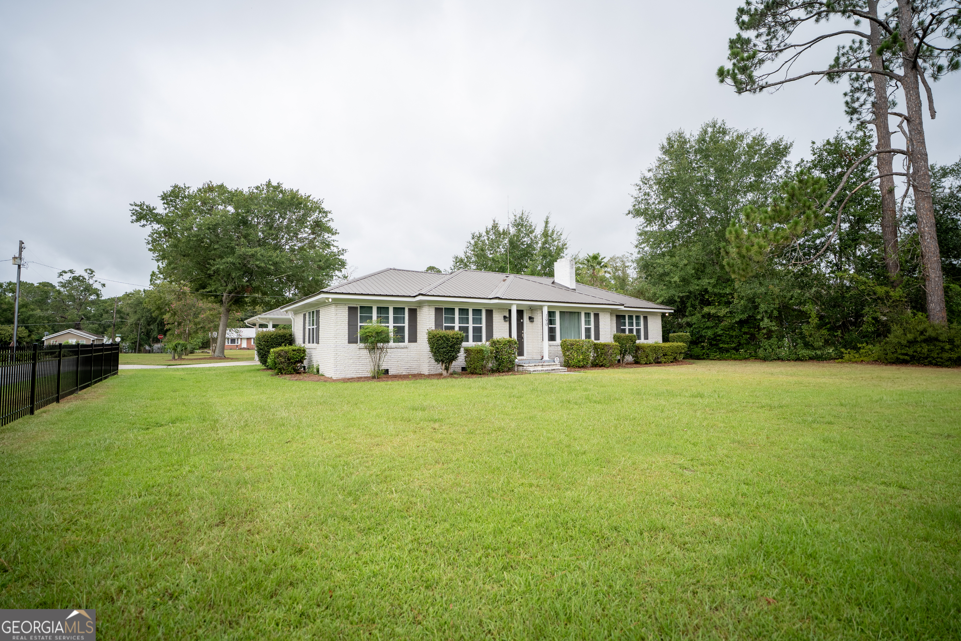 190 Plier Street Property Photo 2
