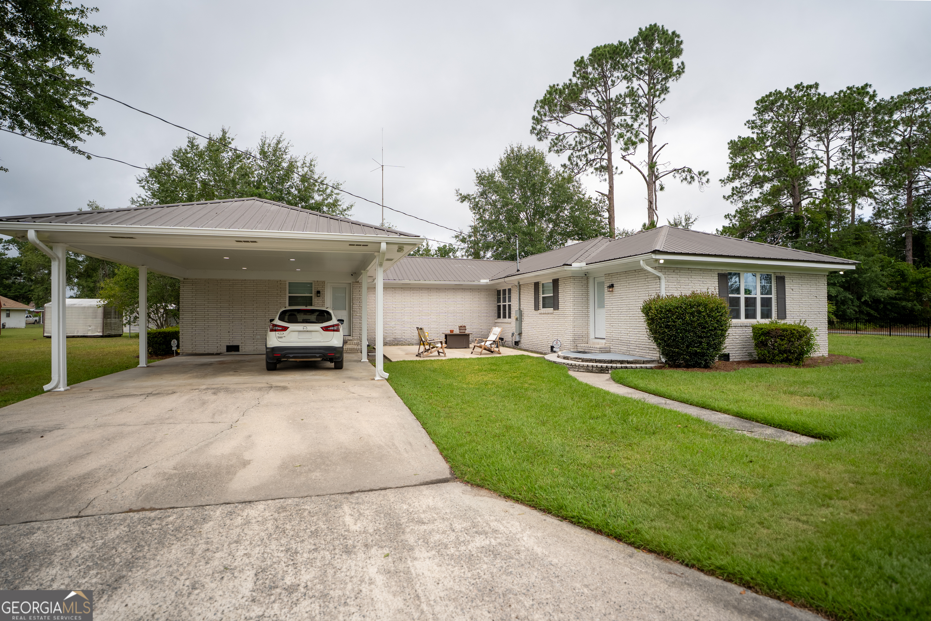 190 Plier Street Property Photo 4