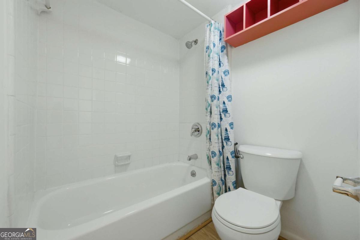 605 Serramonte Drive Property Photo 11