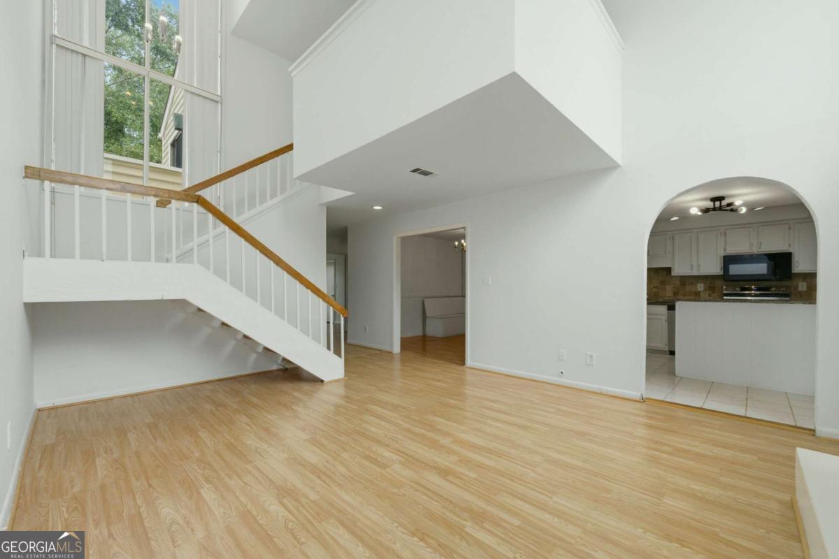605 Serramonte Drive Property Photo 13