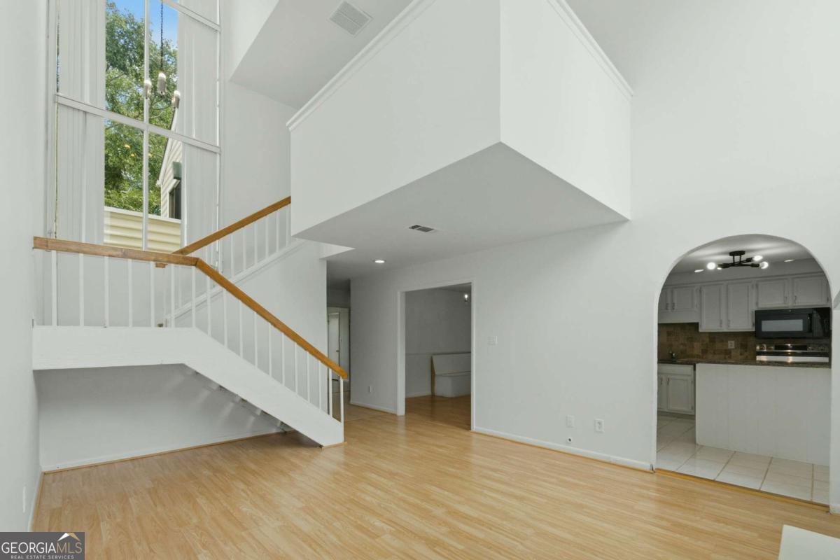 605 Serramonte Drive Property Photo 14