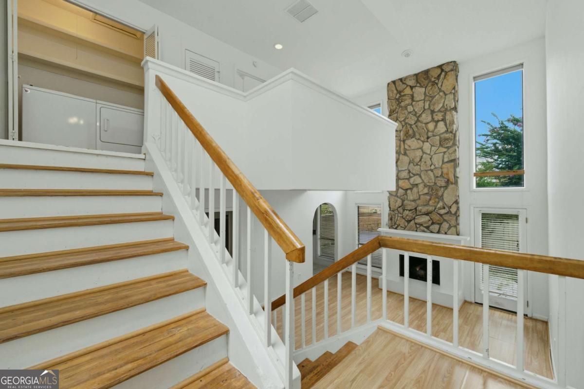 605 Serramonte Drive Property Photo 20