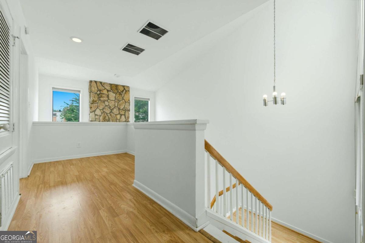 605 Serramonte Drive Property Photo 22