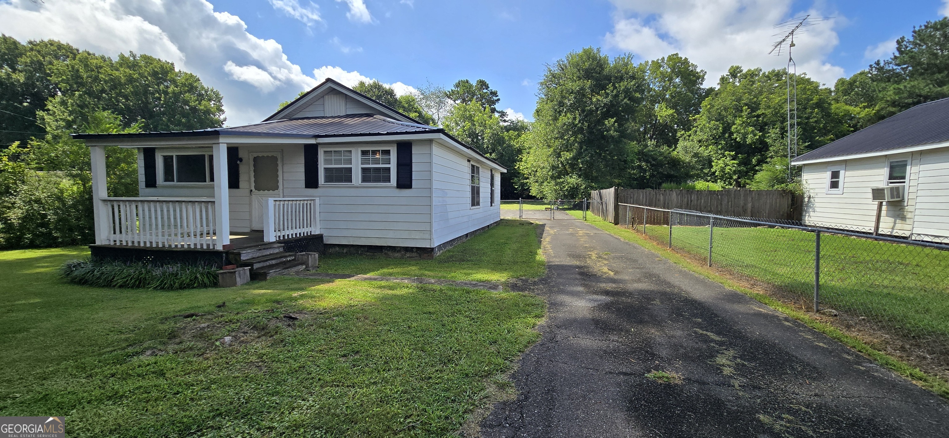 157 Harrell Street Property Photo 2