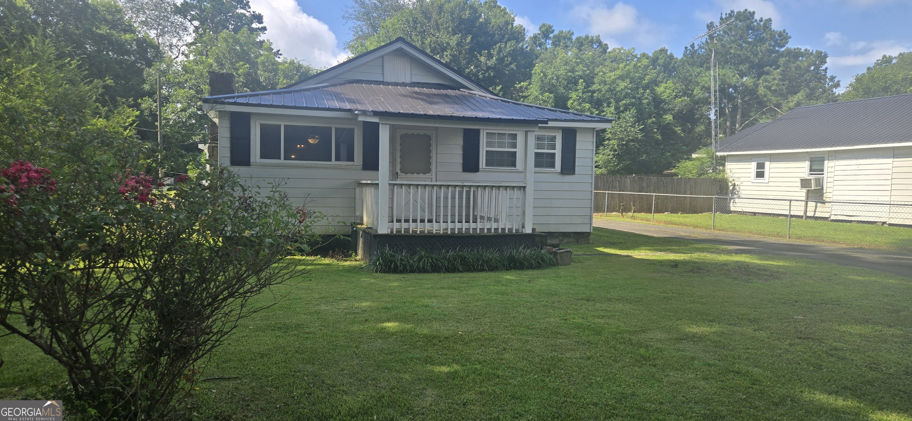 157 Harrell Street Property Photo 3