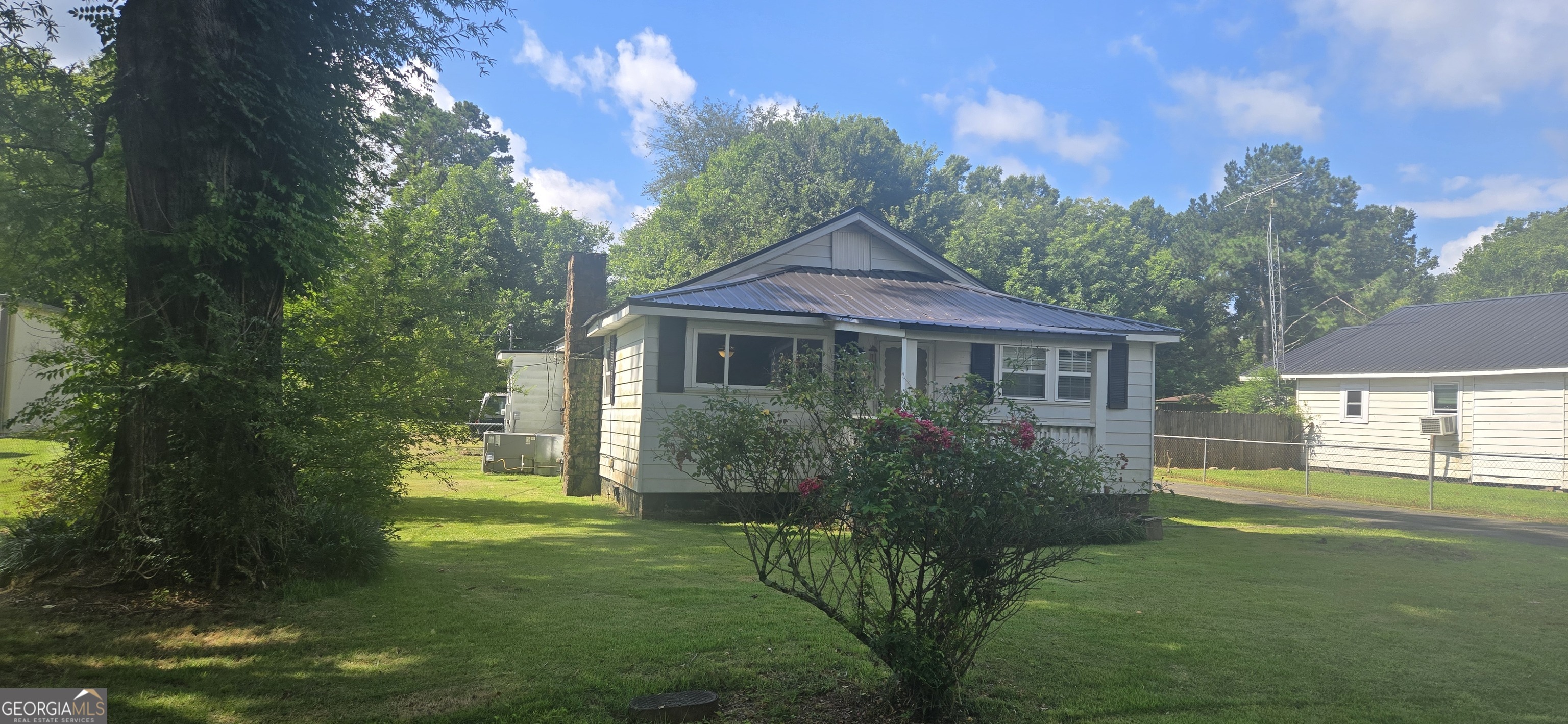 157 Harrell Street Property Photo 4