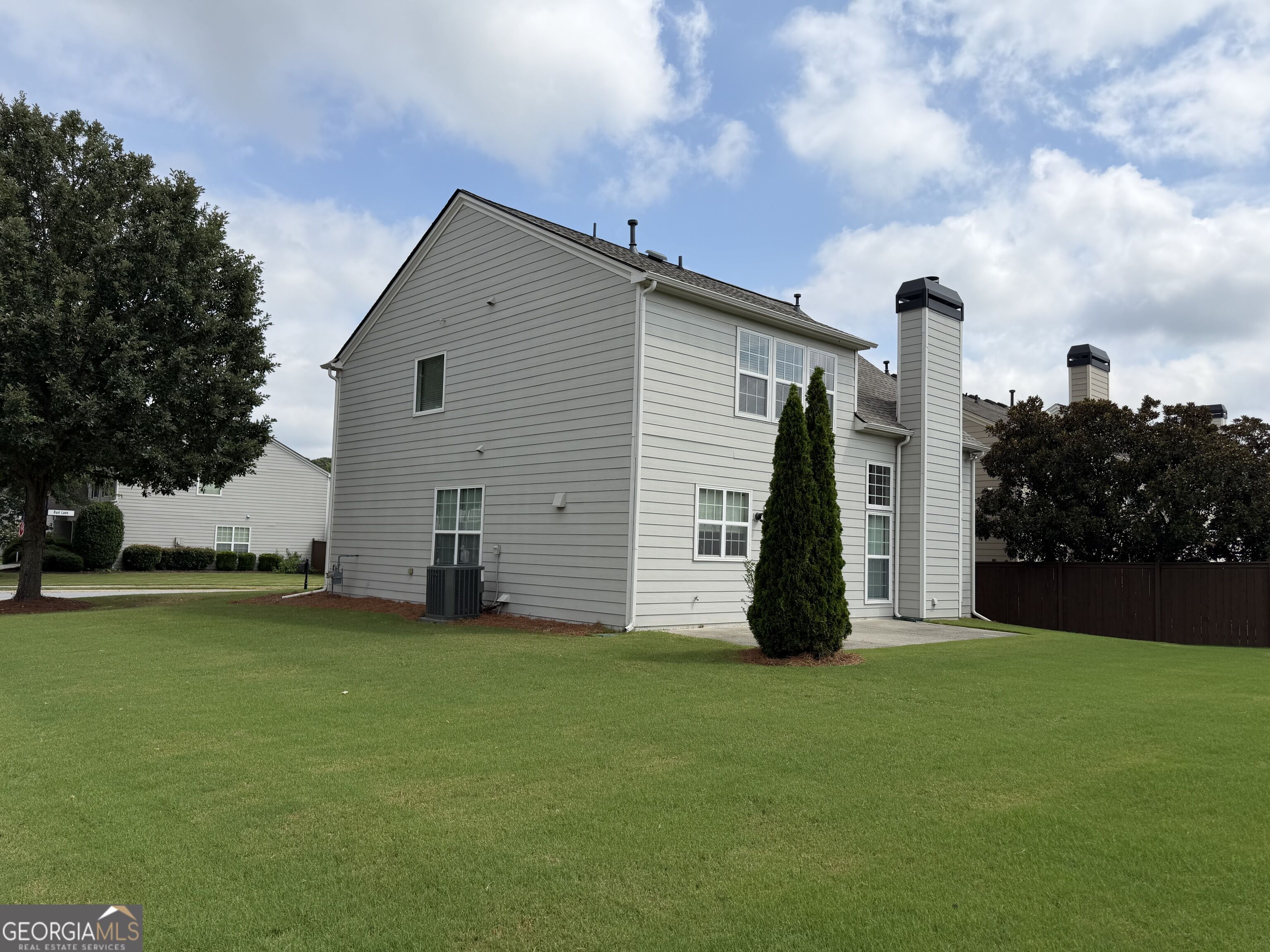 8910 Ruel Lane Property Photo 3