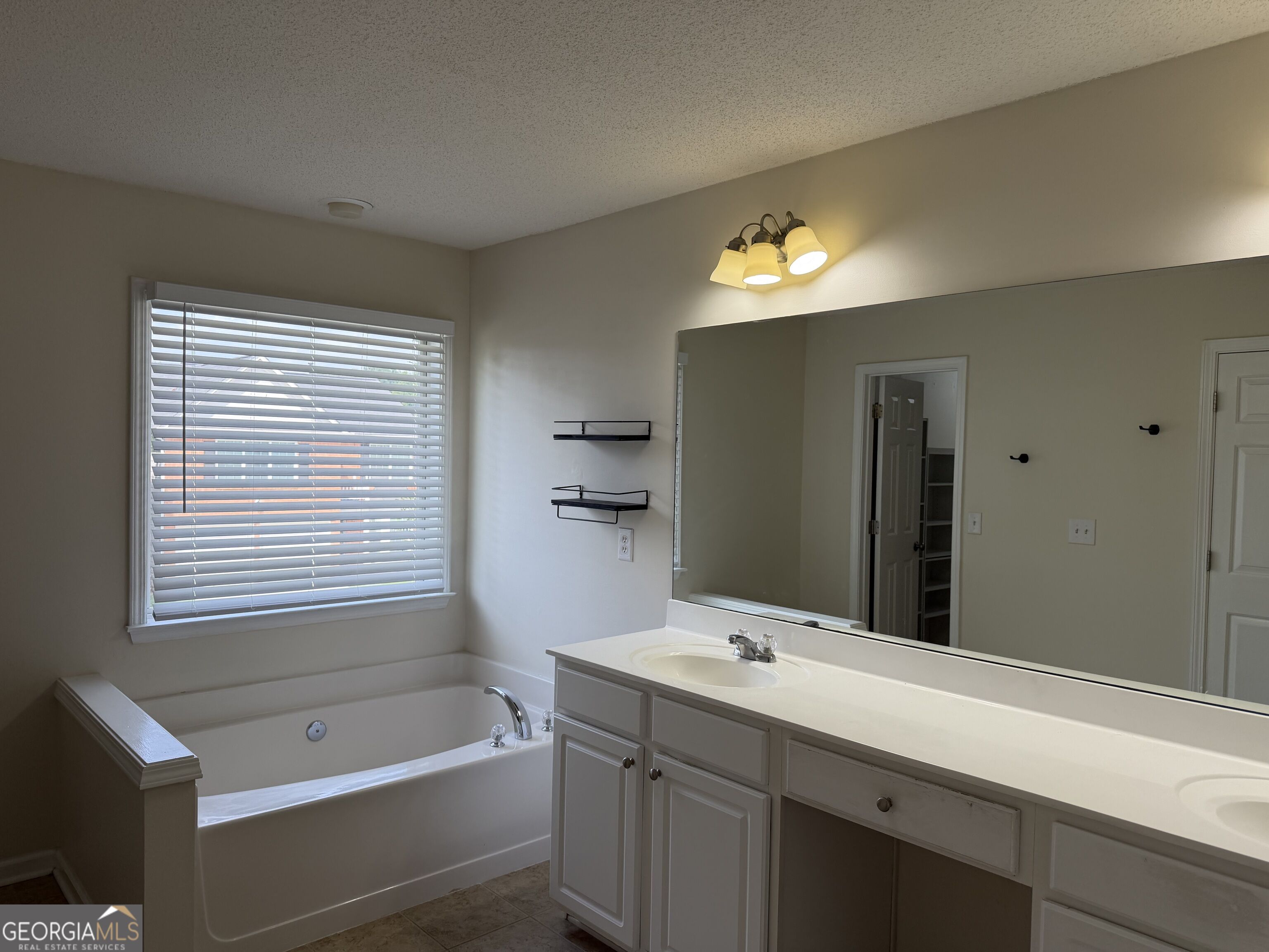 8910 Ruel Lane Property Photo 15