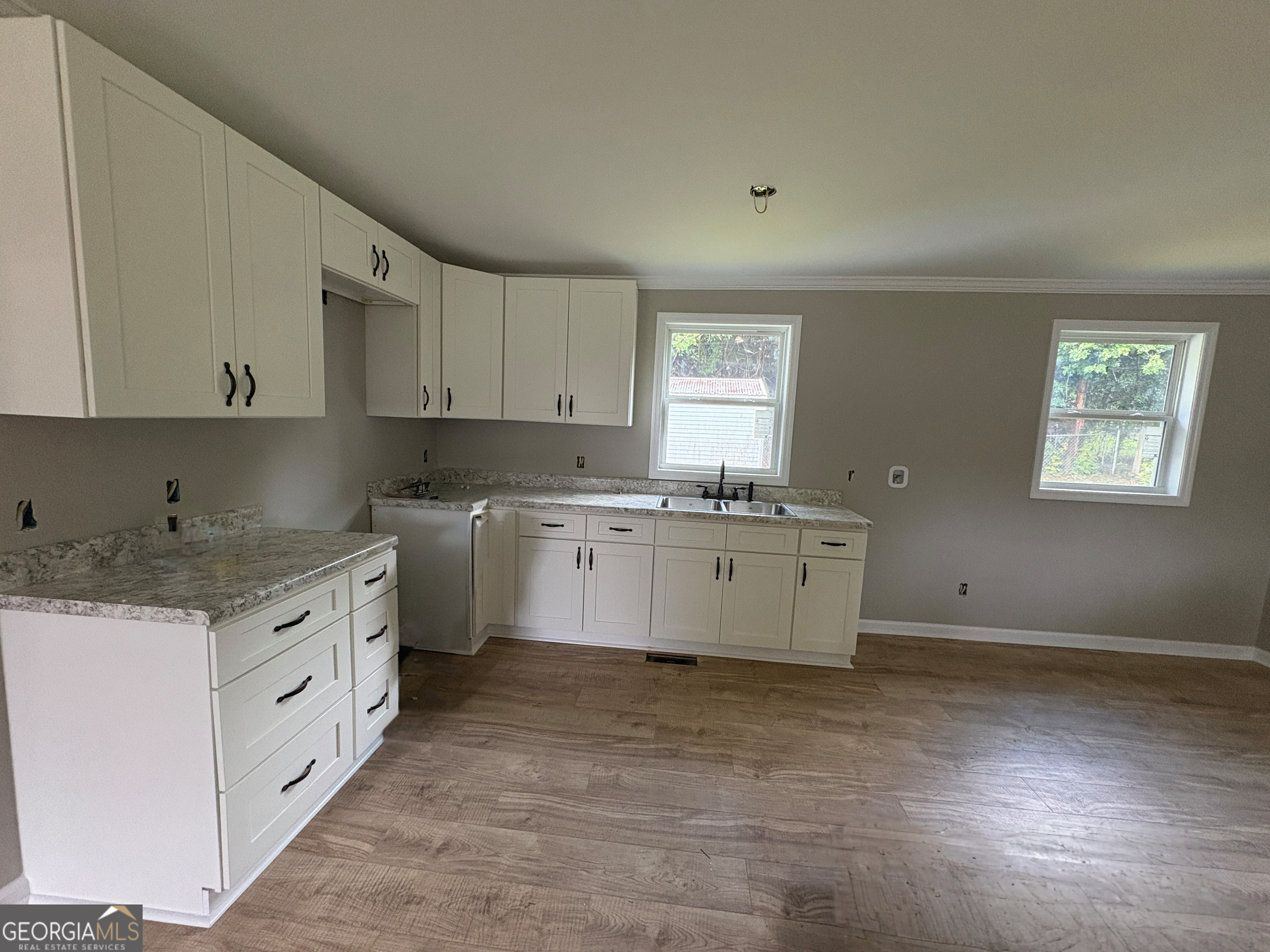 320 6th Avenue Property Photo 3