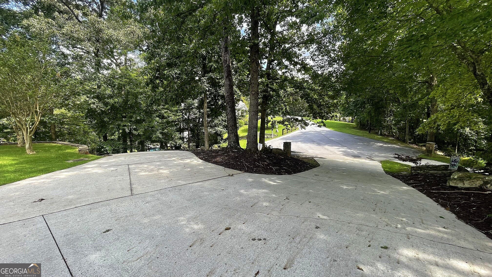 156 Thundering Waters Drive Property Photo 13