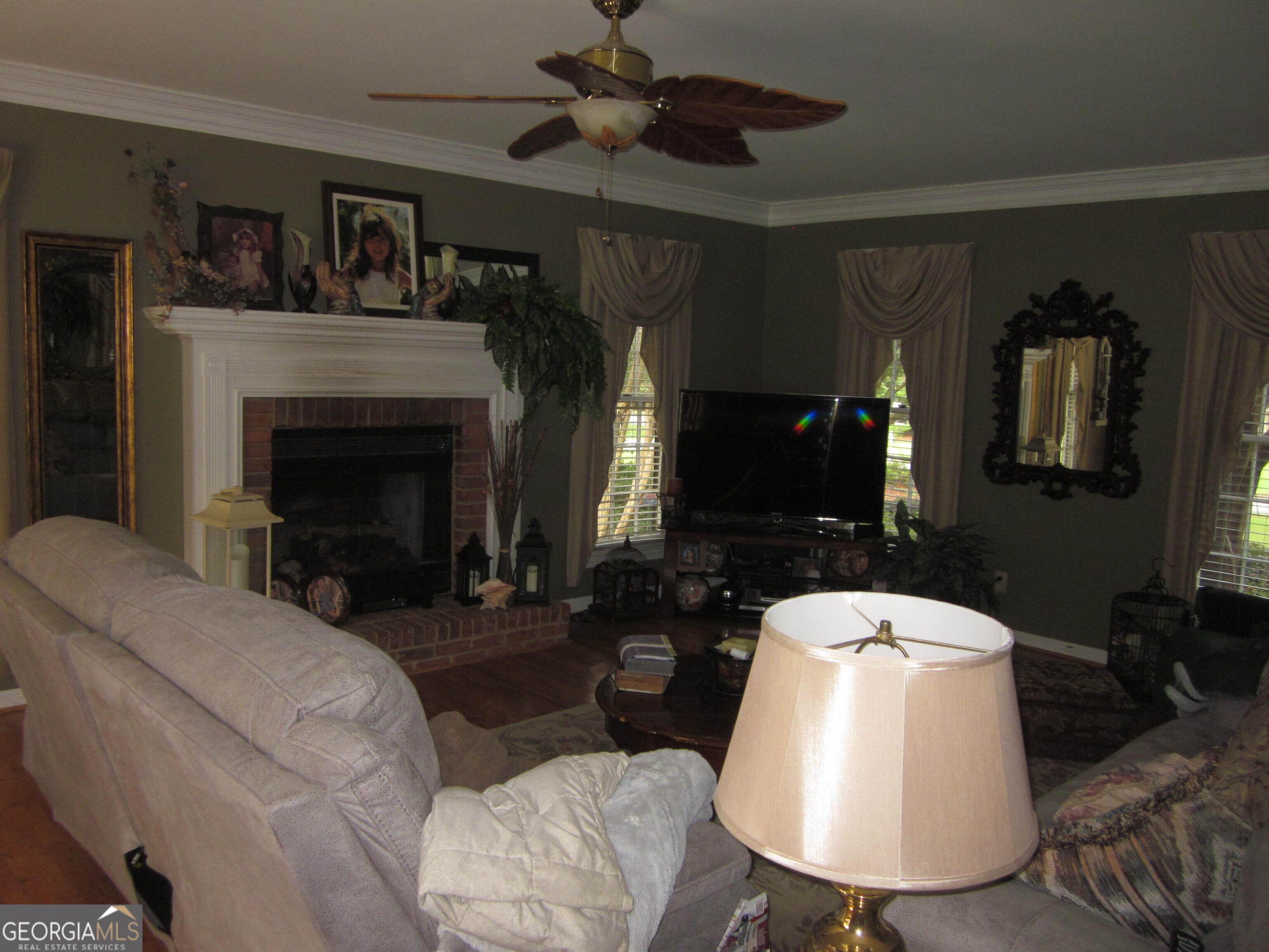 2150 Overland Way Property Photo 3