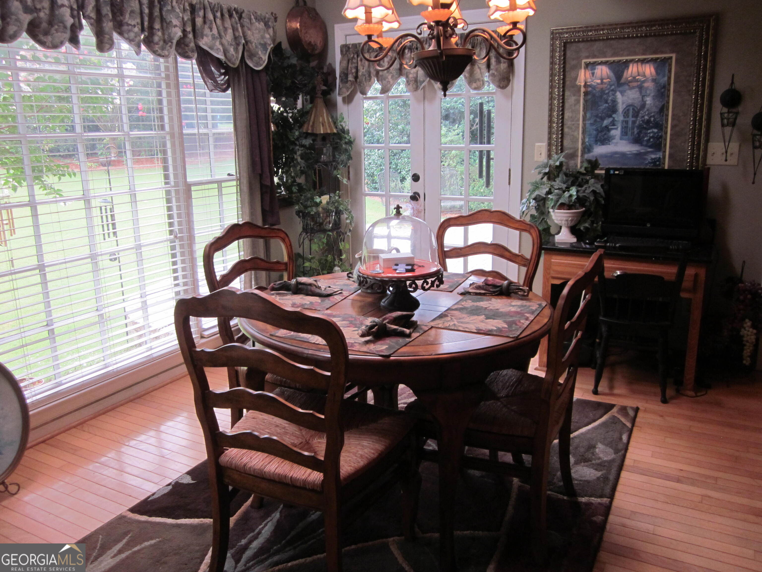 2150 Overland Way Property Photo 9