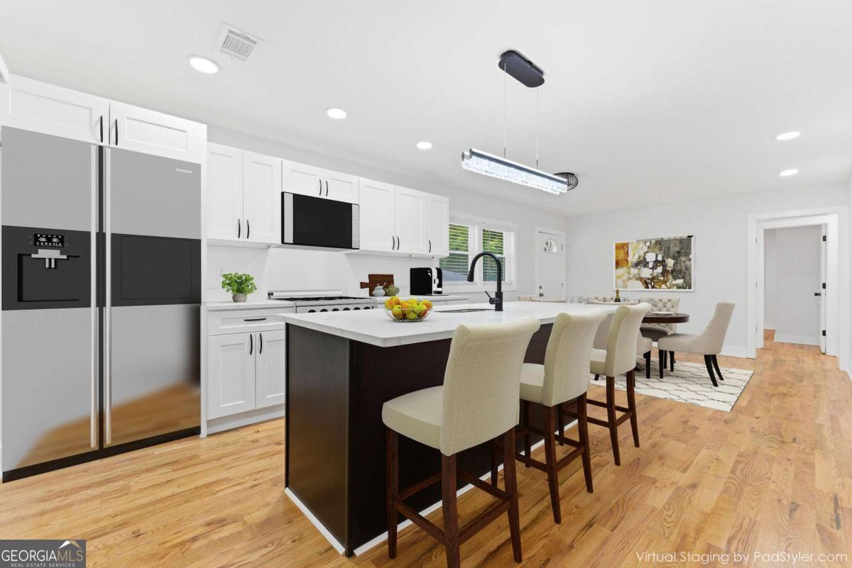 921 Hall Street Property Photo 6