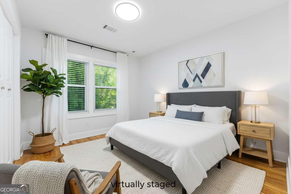 921 Hall Street Property Photo 10