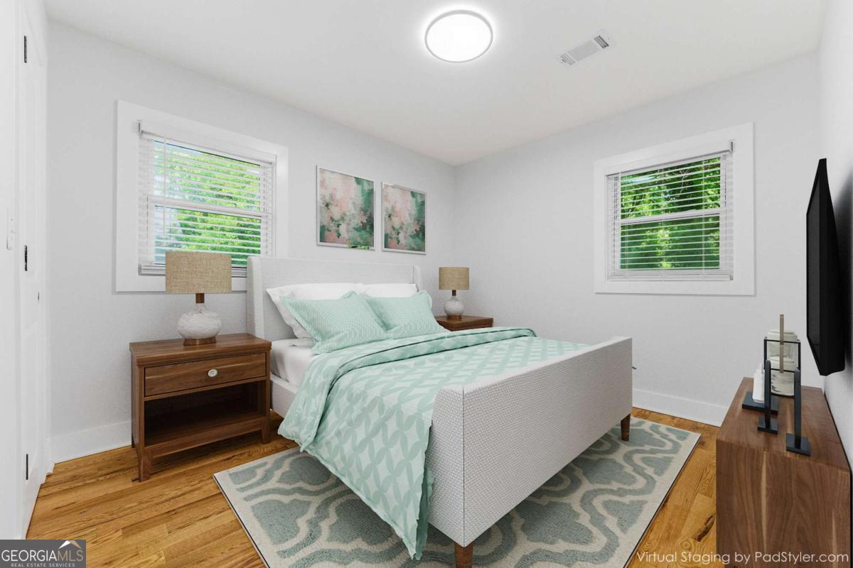 921 Hall Street Property Photo 11
