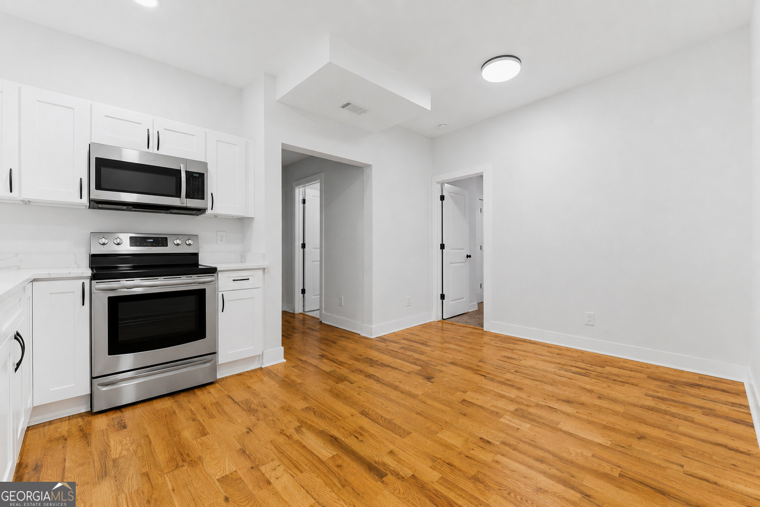 921 Hall Street Property Photo 18