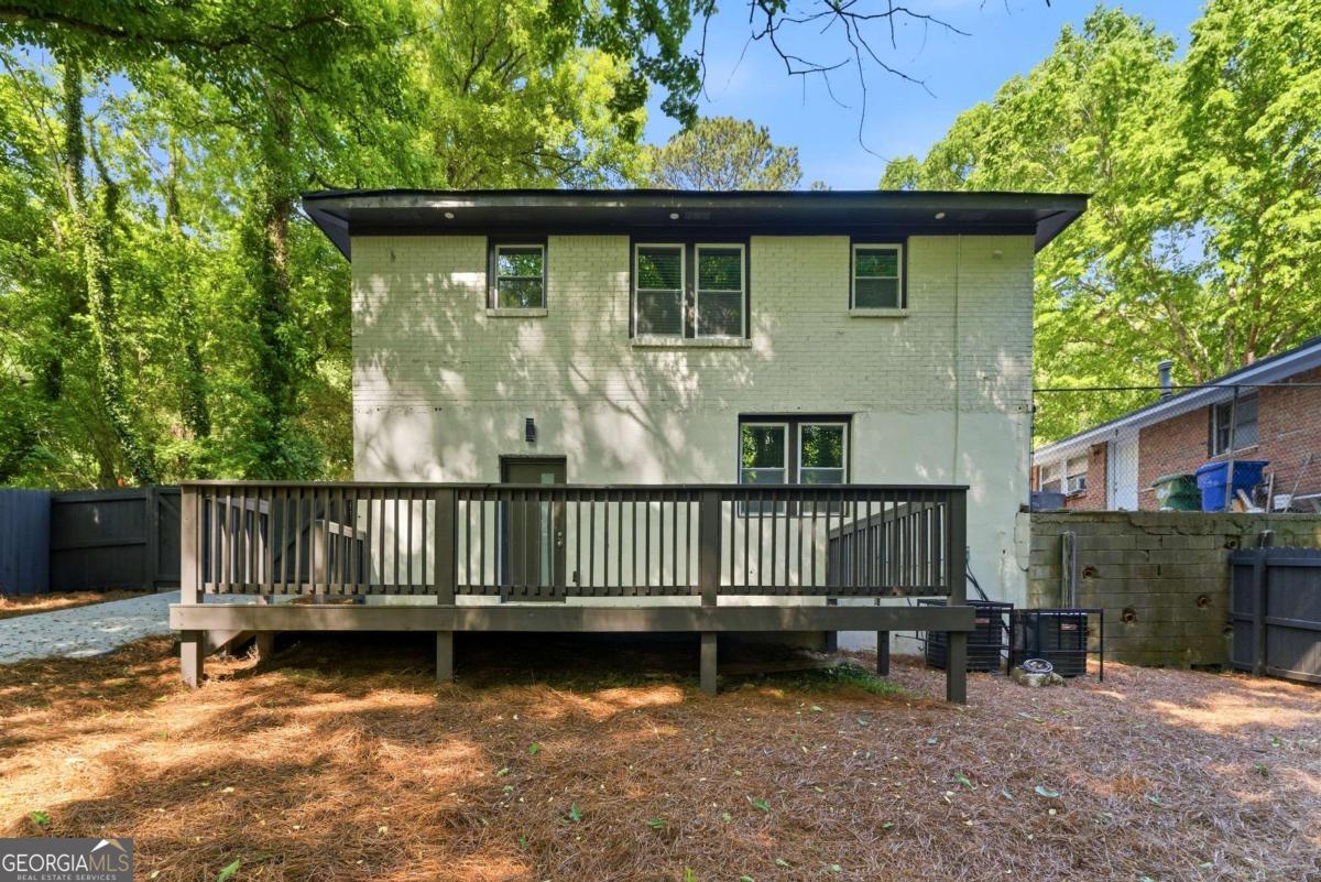 921 Hall Street Property Photo 28